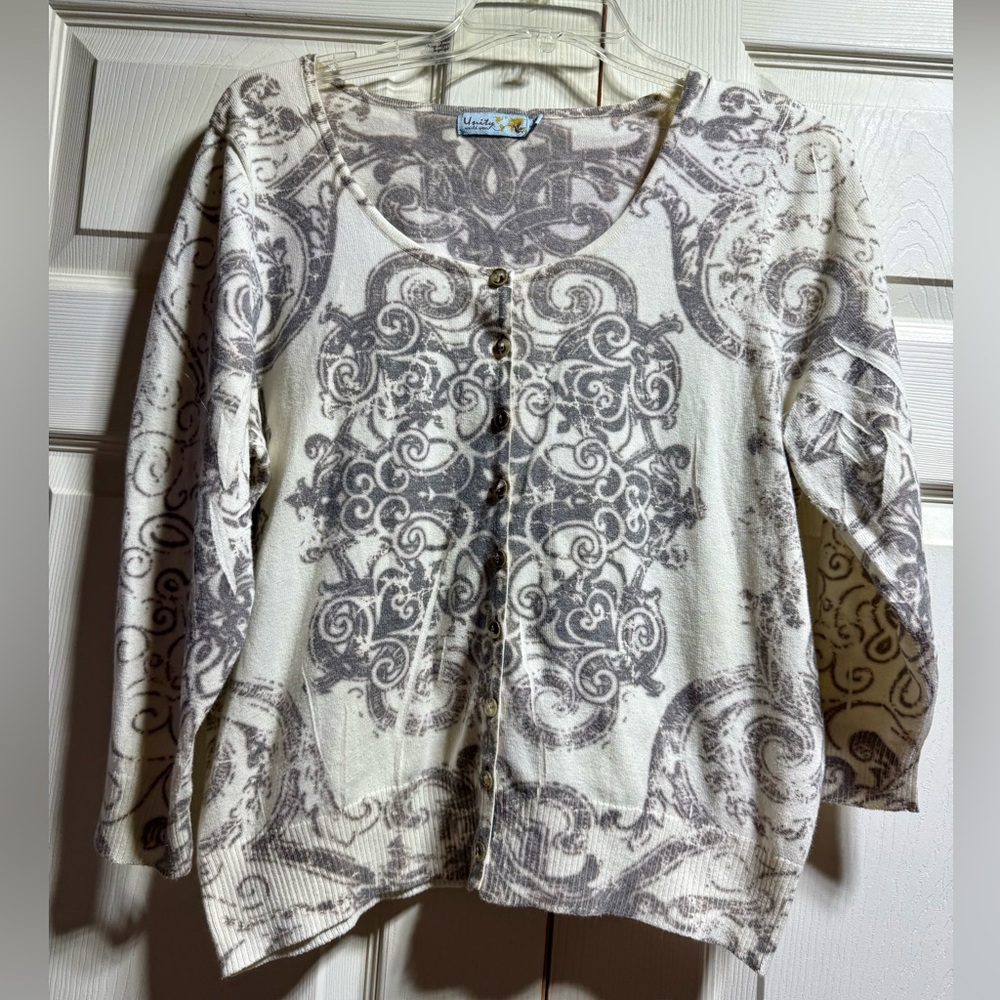 Unity World Wear xl women's lightweight cardigan sweater gray & white pattern